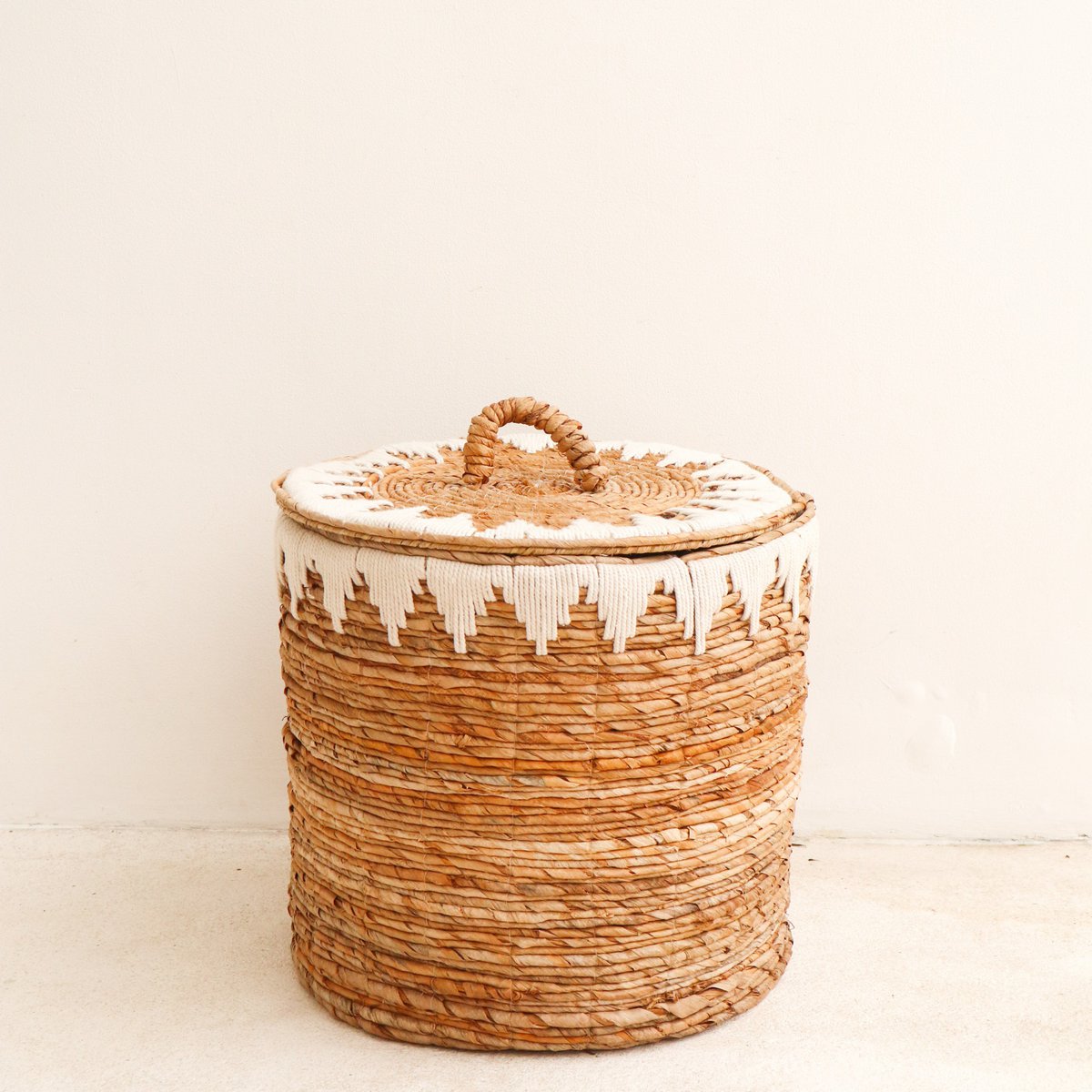 Laundry Basket with Lid Handwoven from Banana Fibre EMPAT Large Decorative Hamper Basket with white Cotton Macrame (2 sizes)